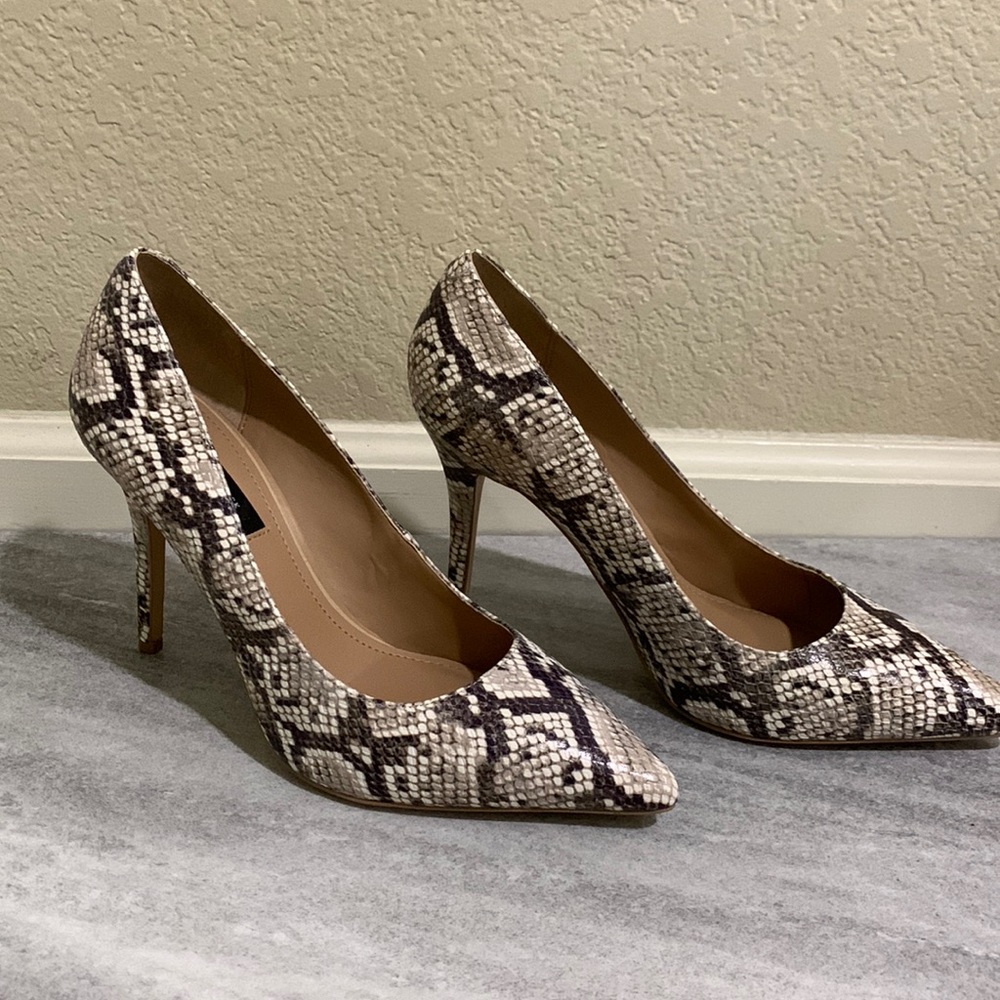 Reptile look heels.